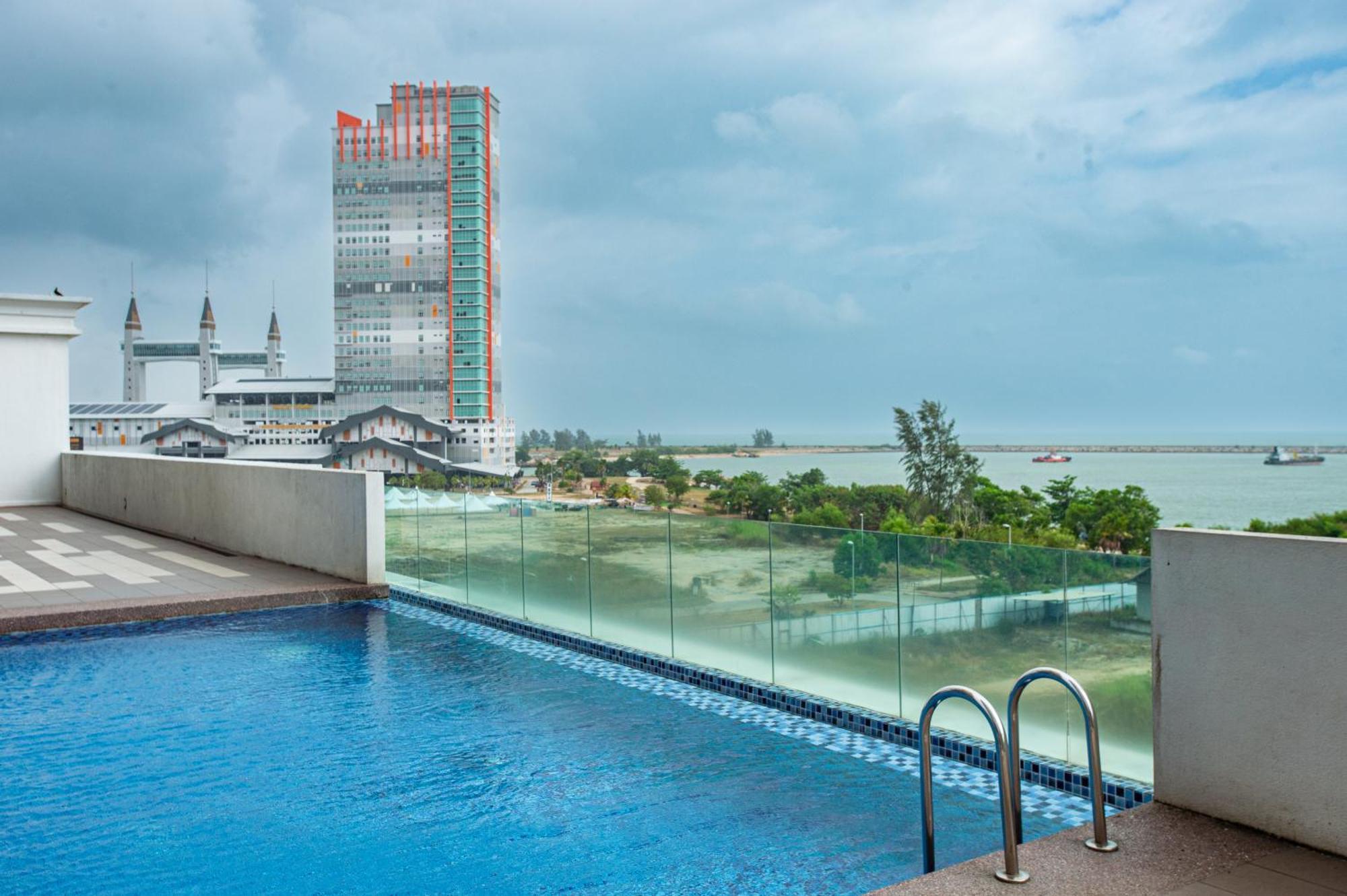 Infinity Sea View Pool Beach View 3Rooms 2Parkings Kuala Terengganu Exterior foto